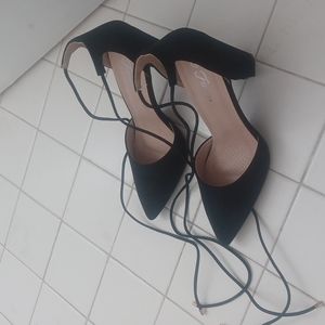 Black shoes size 9